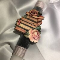 Χειροποίητη αρωματική λαμπάδα για «Βιβλιοφάγους»